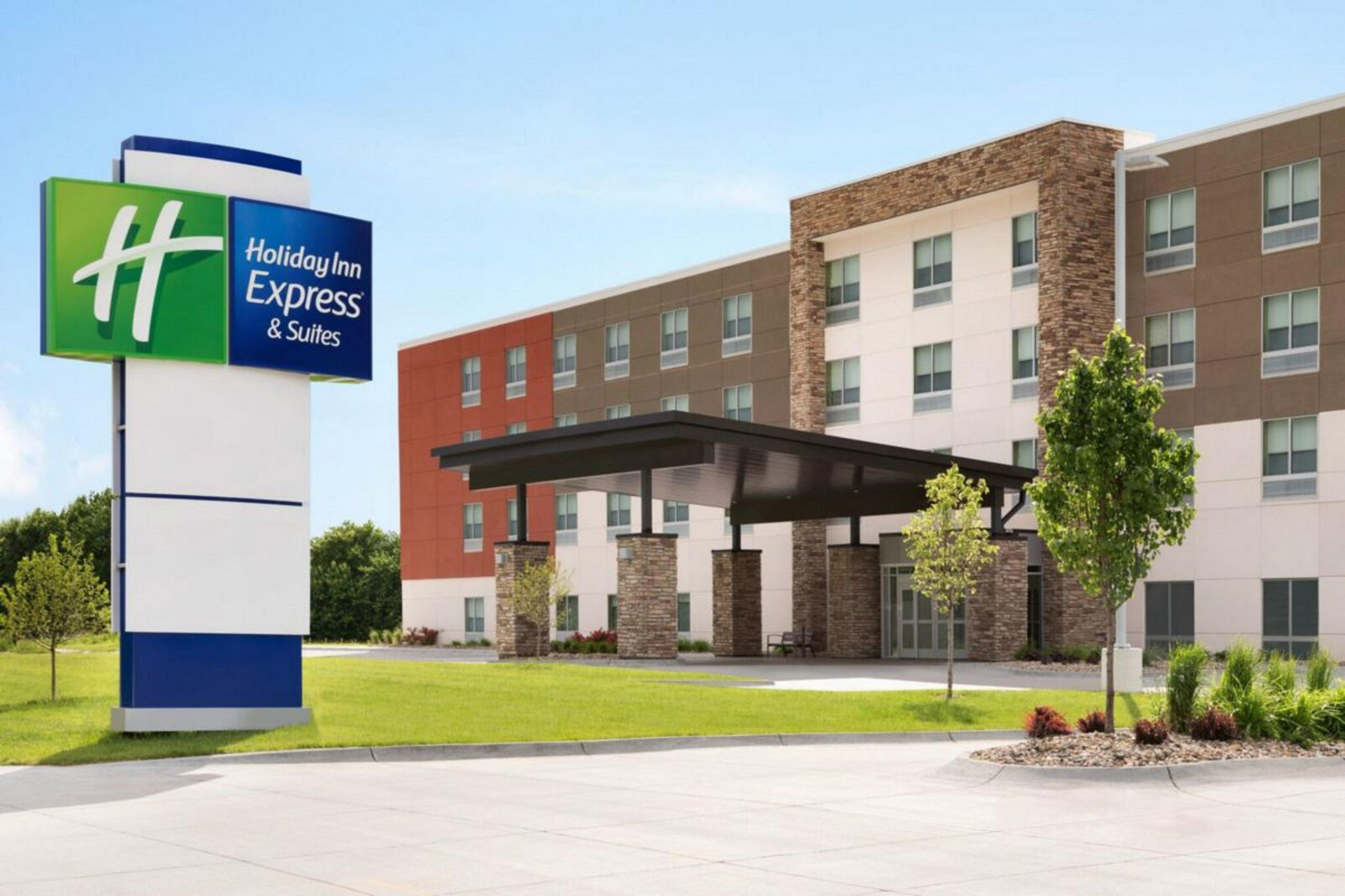Holiday Inn Express & Suites Ft Myers Beach-Sanibel Gateway By Ihg Fort Myers Beach Exterior foto