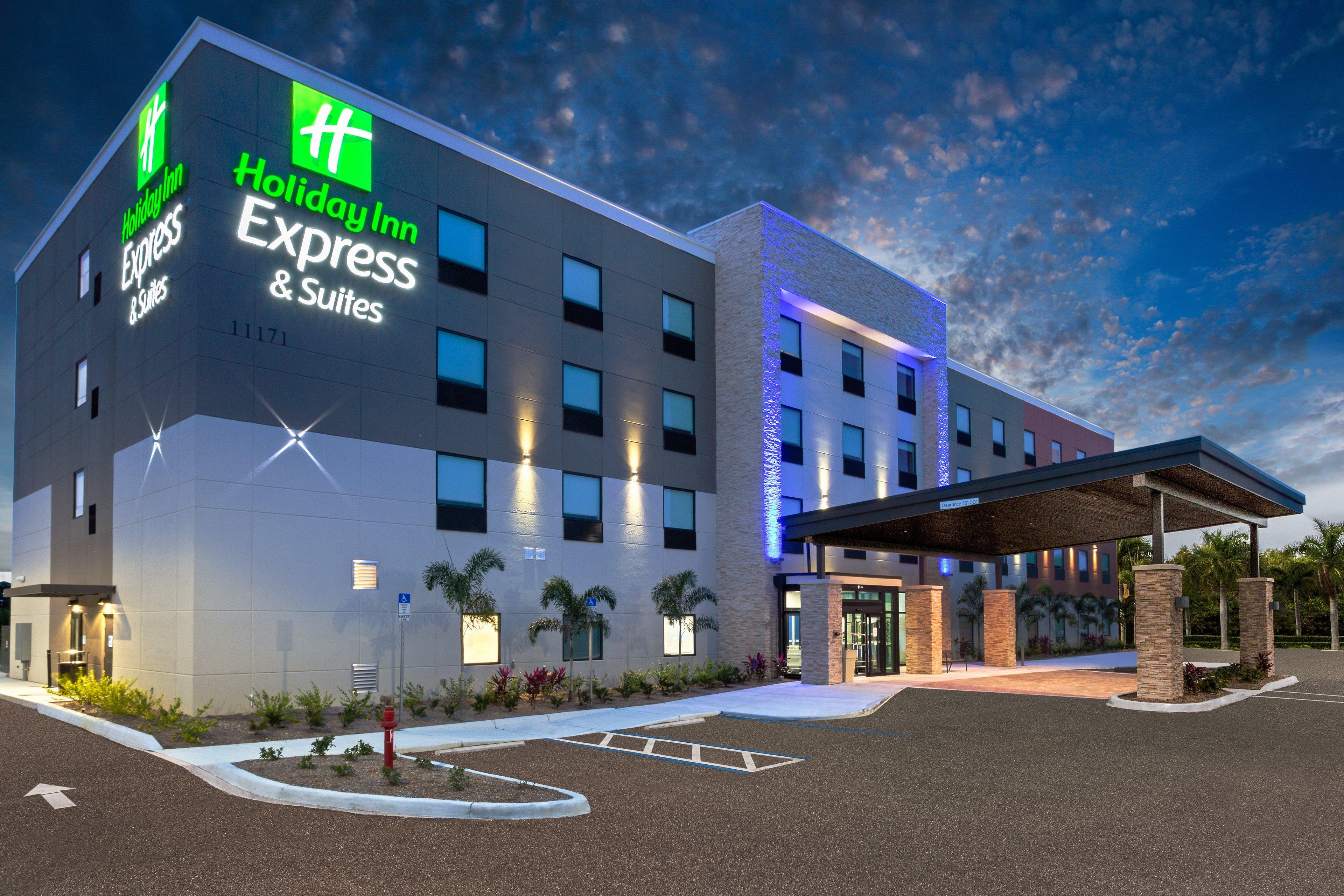 Holiday Inn Express & Suites Ft Myers Beach-Sanibel Gateway By Ihg Fort Myers Beach Exterior foto